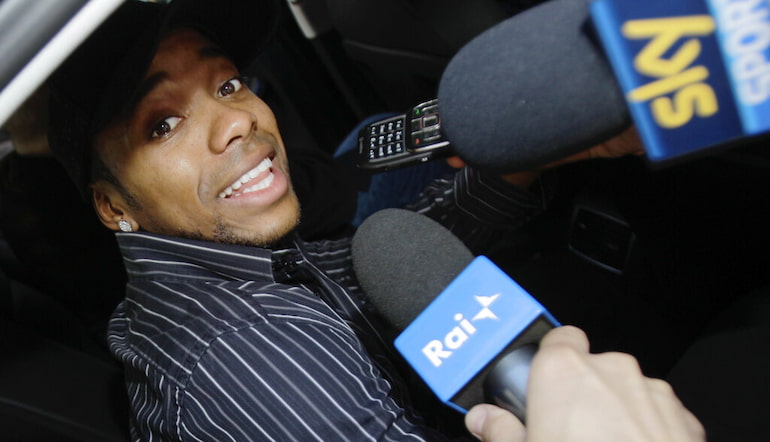 Robinho signs for Manchester City